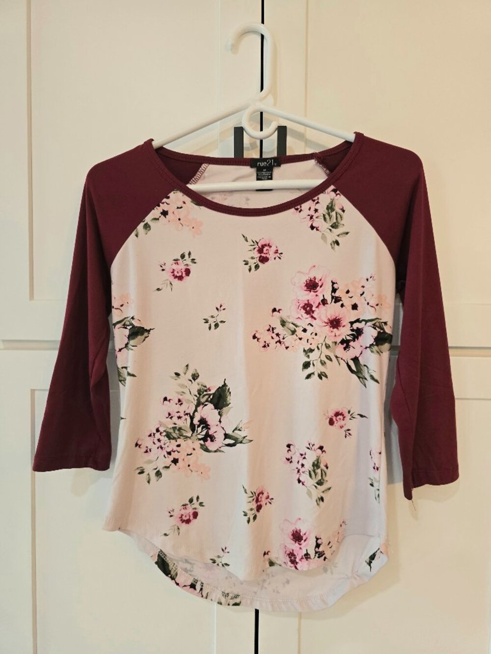 Rue21 Floral Blouse Size M Bell 3/4 Sleeve Polyester Medium girls flower